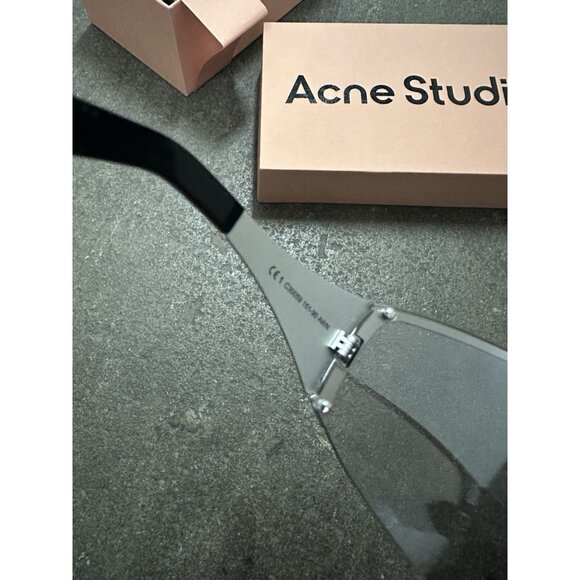 Acne Studios Rounded Shield Sunglasses in Silver & Transparent - Picture 9 of 9